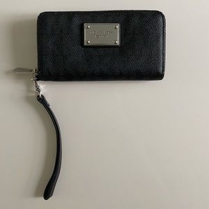 Michael Kors Wallet/Wristlet